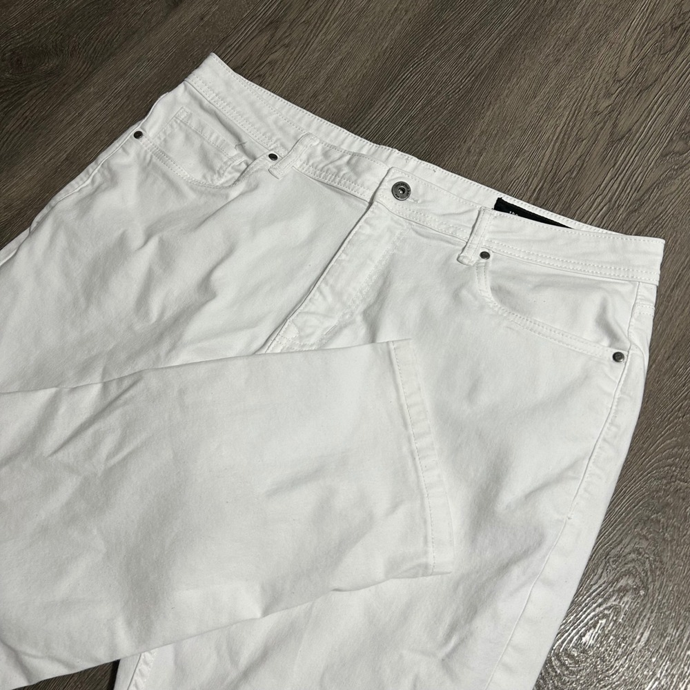 The Perfect Jean NYC Athletic Fit 38x30 (Fits 38X28) White Stretch Denim Jeans